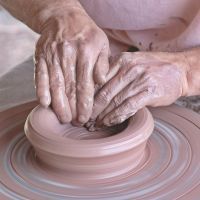 Découvrir l'art de la céramique en 2024 : guide ultime